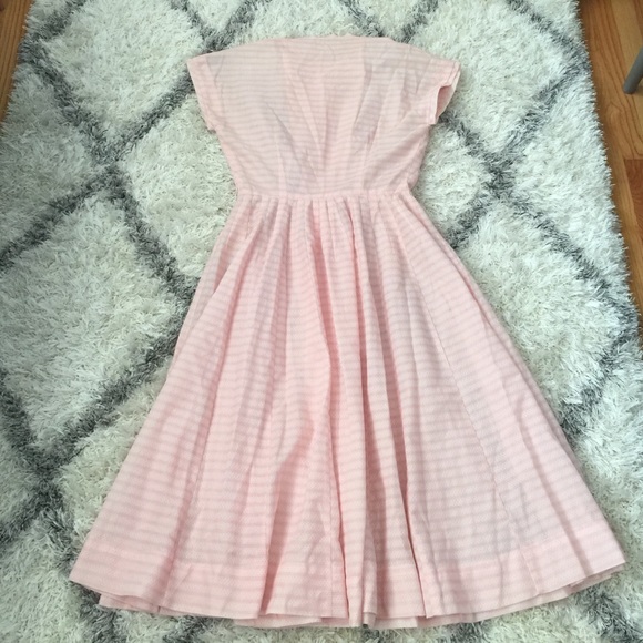 🎀2X Host Pick🎀 Vintage pink dress with buttons - Picture 3 of 4
