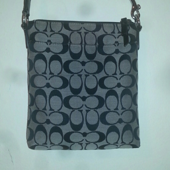 coach purse - Picture 2 of 4