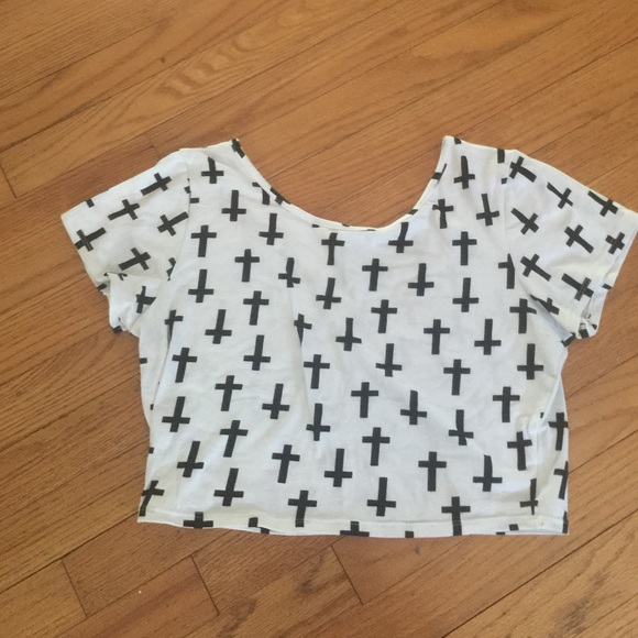 Nollie Tops - White crop top with black crosses
