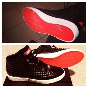 LEBRON LIFESTYLES ‼️ WORN ONCE. SELLING CHEAP