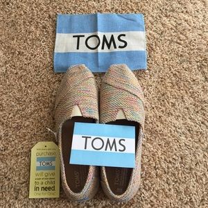 Brand new Toms--size 8W