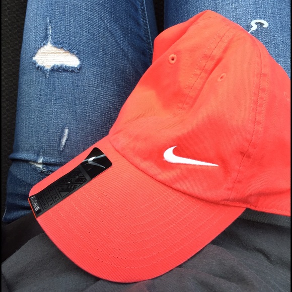 ☀️ Red Nike Hat ☀️