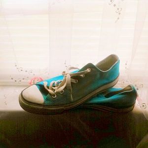 Electric Turquoise  Converse