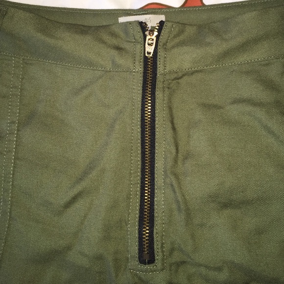 Urban Outfitters (ecoté) High Waisted Shorts - Picture 2 of 3