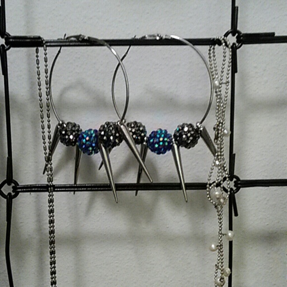 Spike hoop earrings - Picture 3 of 3