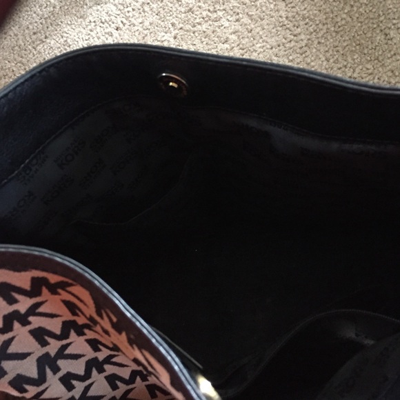 AUTHENTIC Michael Kors handbag - Picture 3 of 3