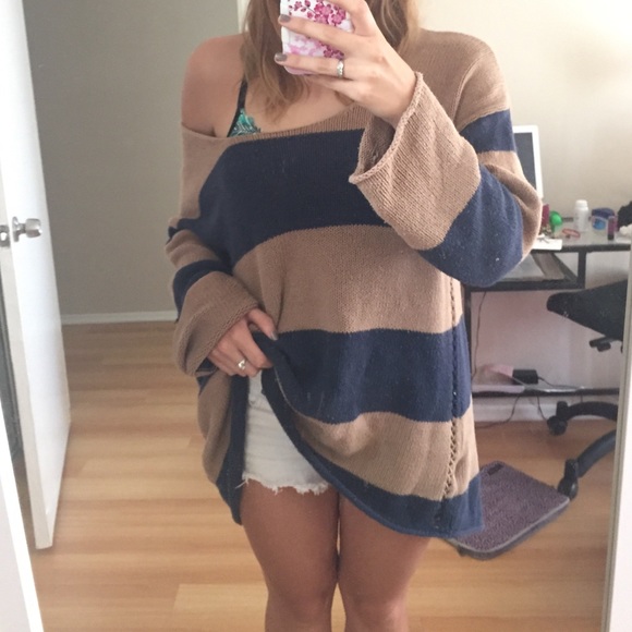 BCBG sweater. - Picture 2 of 3