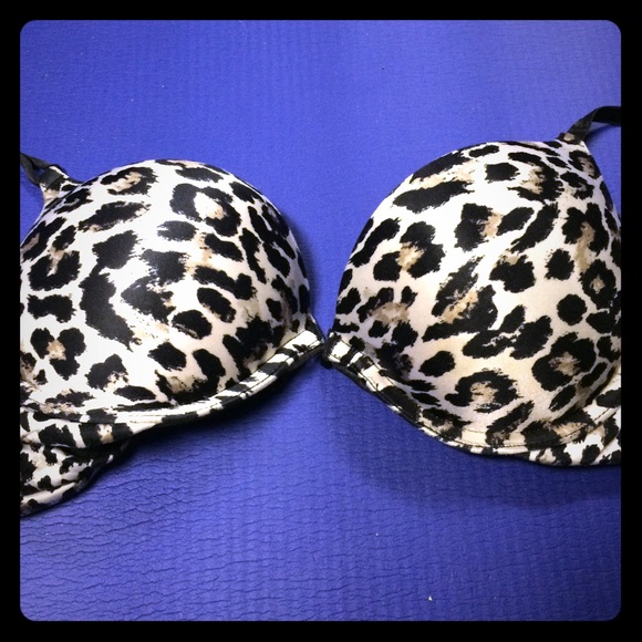 Victoria secret miraculous plunge bra