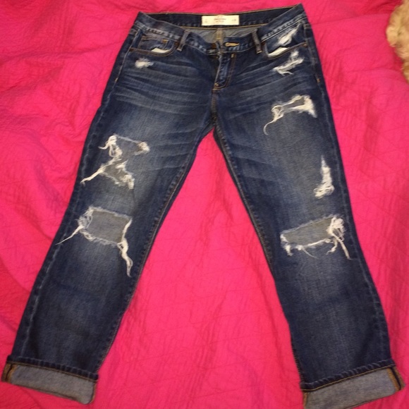 A&F holy capris