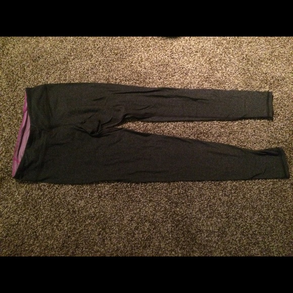 AEO Gray Yoga Pants!