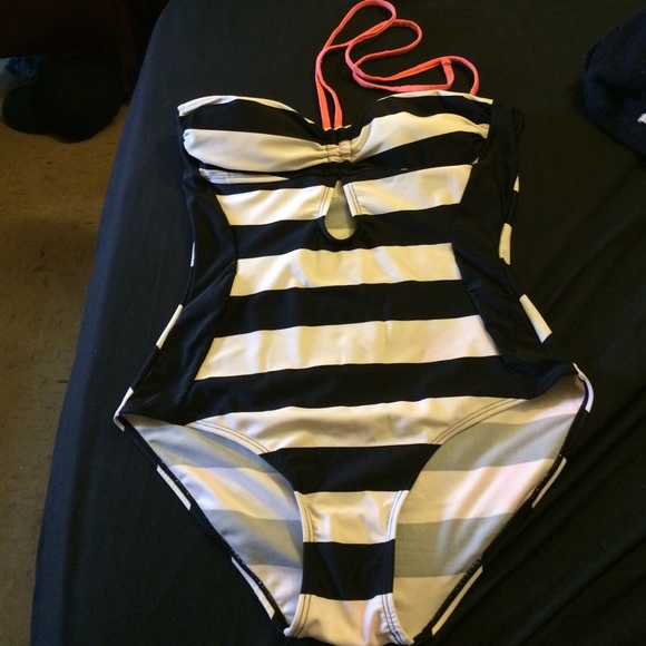 Bathing suit