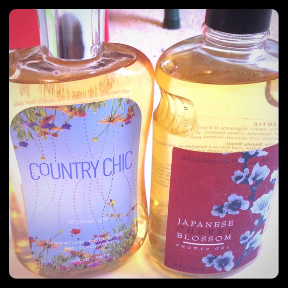 Bath & Body Works shower gel (Japanese Cherry)