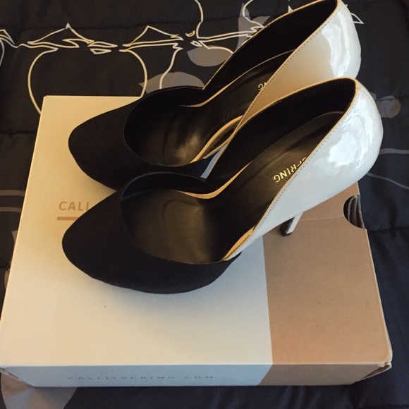 cute nude and black heels ! - Picture 3 of 4