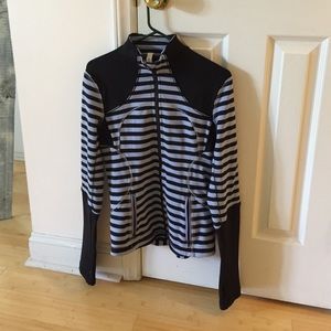 Lululemon jacket size 6