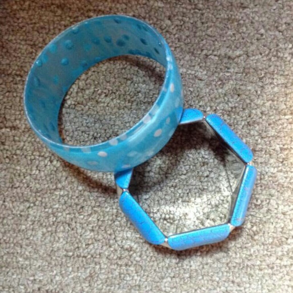 Bracelets - Picture 3 of 4