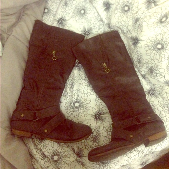Sz 9 Faux Leather Boots