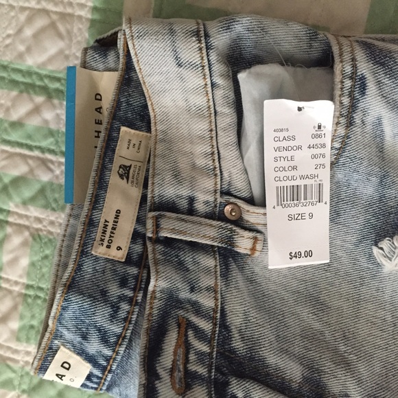 Sold locally --- new distressed jeans - Picture 4 of 4