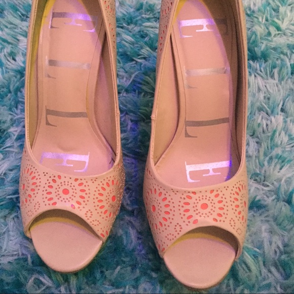 Nude/Orange design heels