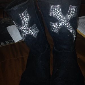 With sequence cross black boots