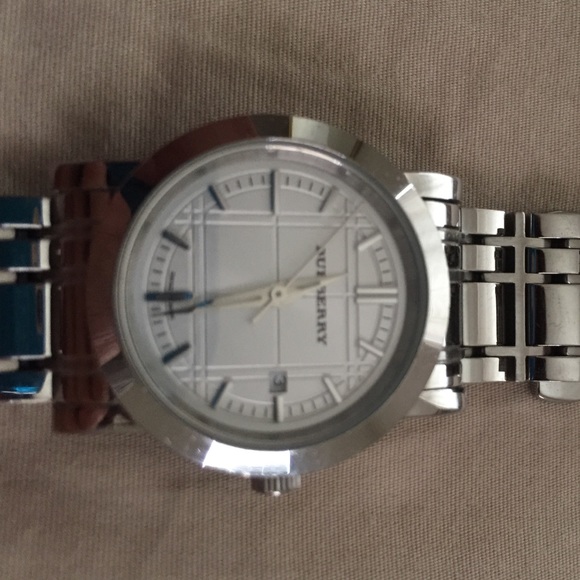 Burberry watch /not willing to trade/ - Picture 1 of 4