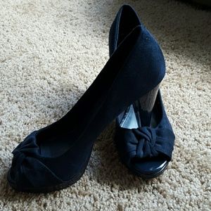 Navy peep toe pumps