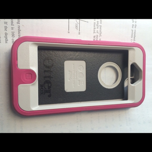 OtterBox Accessories - Pink otter box defender for iPhone 5/5s