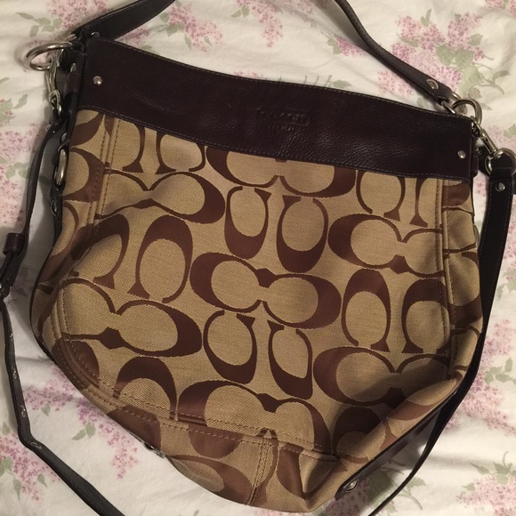 Sold locally Coach hobo messenger shoulder bag - Picture 1 of 1