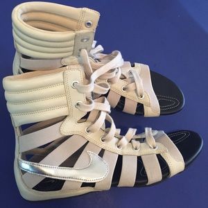 NEW Never Worn Nike Gladiators!!!