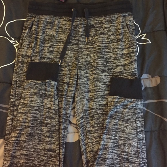 Forever 21 joggers ,