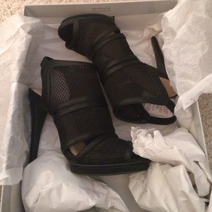 Jessica Simpson heels.