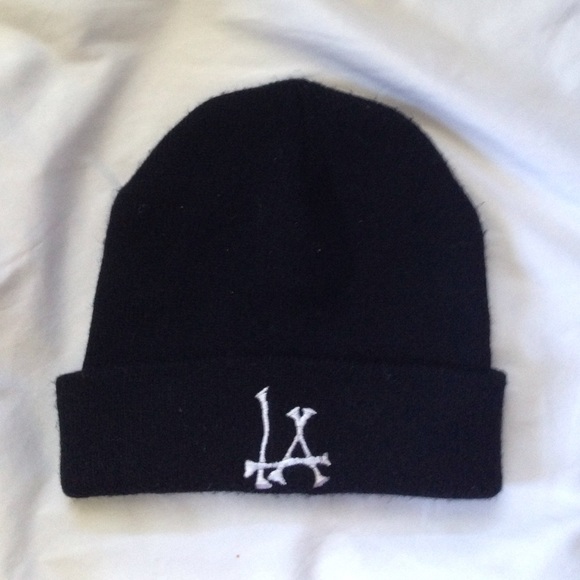 Brandy Melville LA Bones Beanie