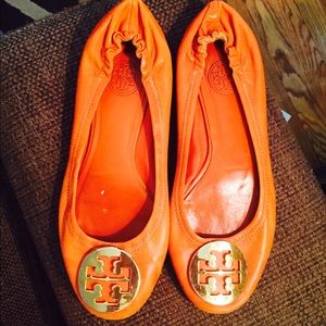 Tory Burch in good condition leather flats.