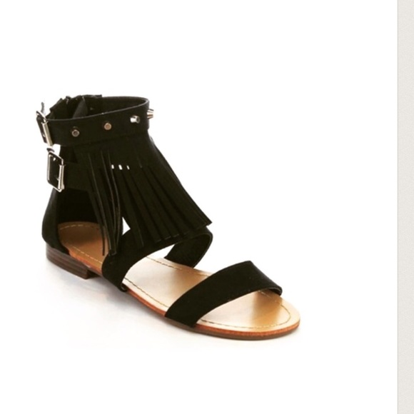 BLACK FRINGE SANDALS AVAILABLE IN MULTIPLE SIZES