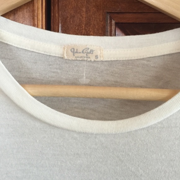 Brandy Melville Elin white top - Picture 2 of 4