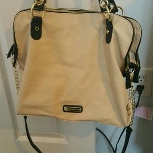 ----SOLD---Steve Madden Satchel