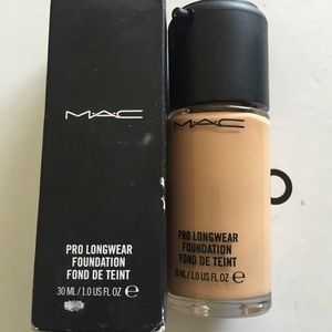 MAC Liquid Foundation