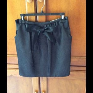 Kensie bow skirt
