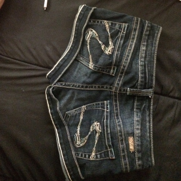 Silver shorts - Picture 3 of 3