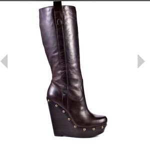 Elisha from Jessica Simpson size 7