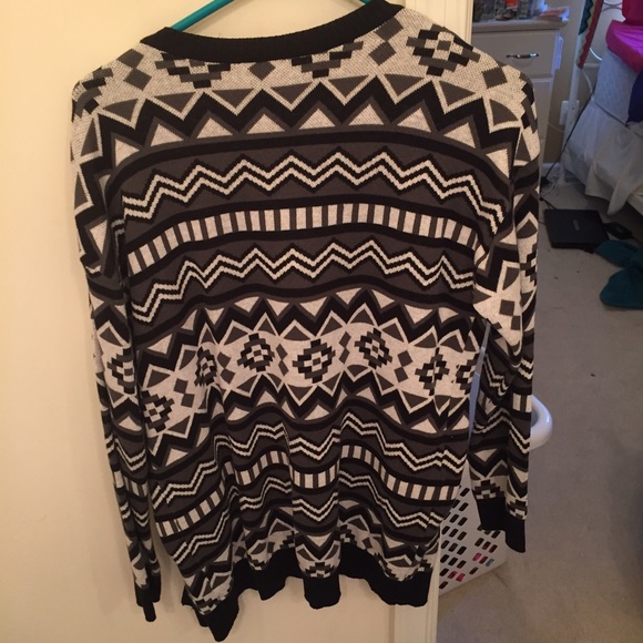 Aztec Cardigan - Picture 2 of 4