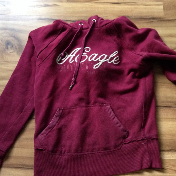 American Eagle Burgundy Hoodie Sweater