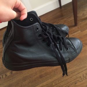 Leather black converse