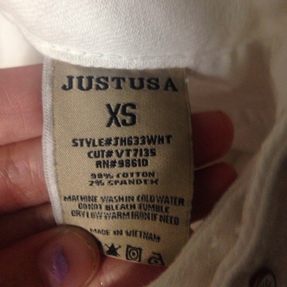 White crochet bottom high waisted shorts - Picture 3 of 3