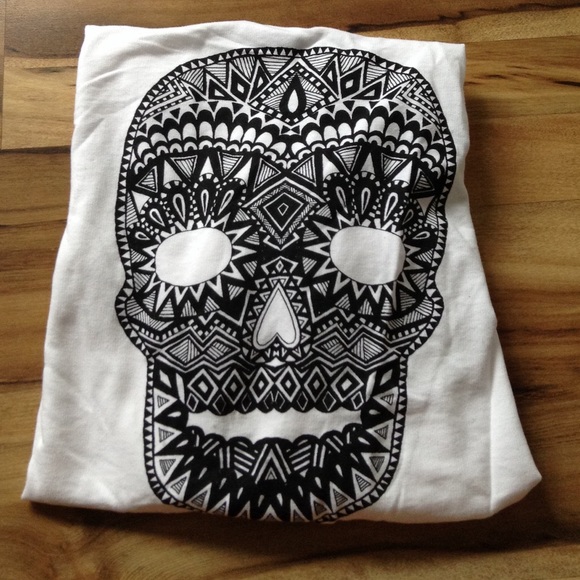 H&M skull sweater white and black