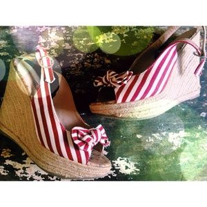 red & white| striped wedges
