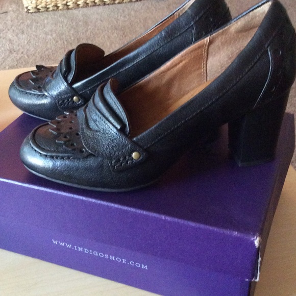 Black Leather heeled Mary Janes Size 6.5