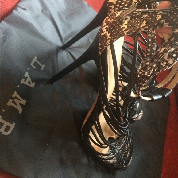 ☑️SOLD | NWT L.A.M.B. Payton Heels - Picture 3 of 4