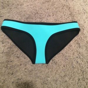 *SOLD* Triangl bottoms Miami Mint
