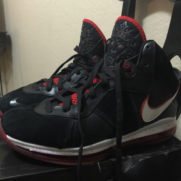 Authentic Lebron 8 - Picture 3 of 4