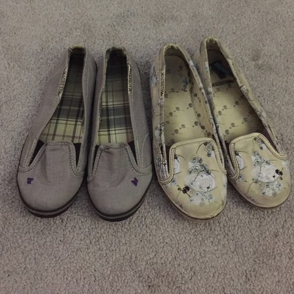 Pair of Macbeth flats